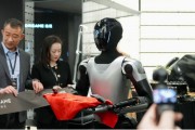 魔法原子人形機器人MagicBot空降南京德基廣場進店打工，顯著提升門店運營效率