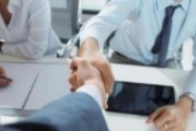 如何理解期權變動的公式原理？這些公式在實際操作中有何應用？