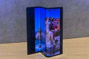 華星首款自研三折疊屏樣機現身：7.85英寸大屏加持