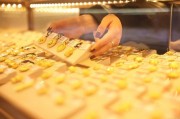 金價再創新高，平臺投資金條賣斷貨