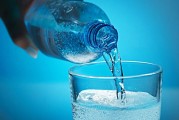 瓶裝水大戰(zhàn)，貫穿2024年