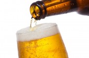 啤酒旺季遇冷！百威亞太中國市場Q3領跌，高端啤酒價格開始松動