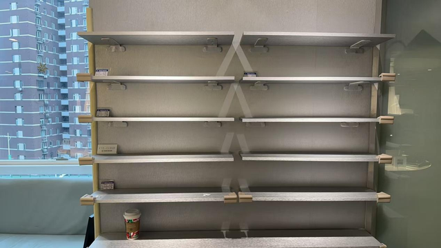 唯兒諾疑陷“擠兌潮”：消費者恐慌搶兌鏡框、基層員工稱確有欠薪