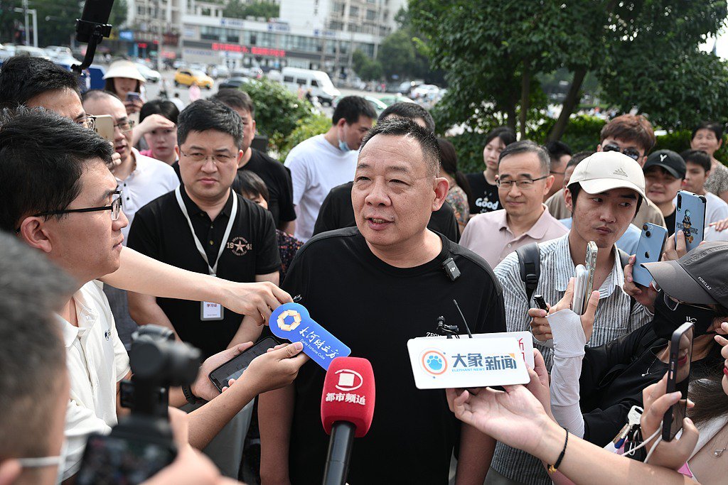 連發11條動態！于東來發聲：大家不要擔心我，若干年后，胖東來不是什么傳奇也不是神話