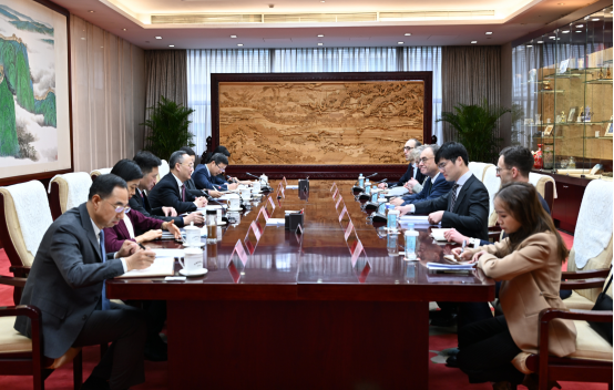 李云澤會見英格蘭銀行行長安德魯·貝利