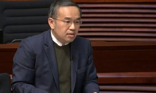 香港證監會、港交所 正在積極研究如何調整現有的上市規則，方便內地企業赴香港上市