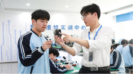 AI浪潮下，透視技能人才的不可替代性